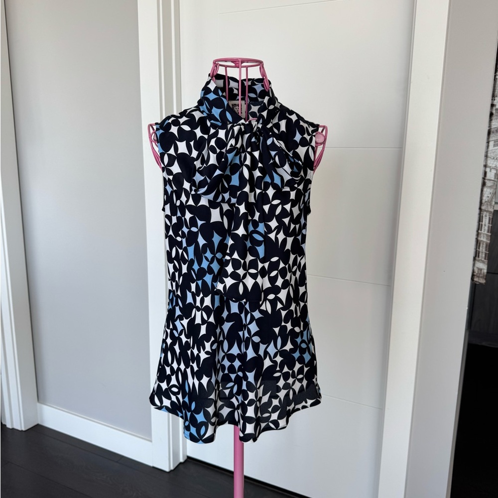Anne Klein Navy and White Leaf Pattern Blouse